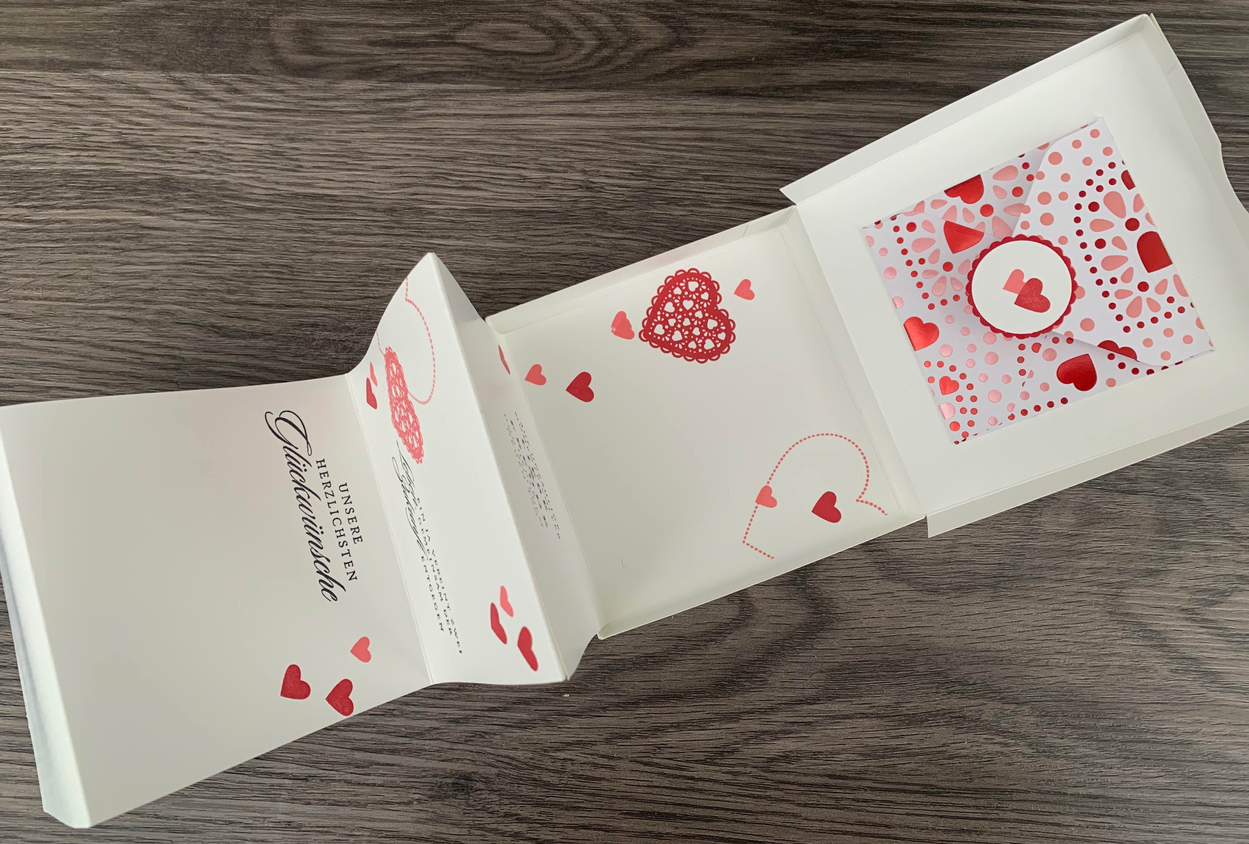 Von Herzen - Pizzaschachtel mit Ausziehkarte2.jpg